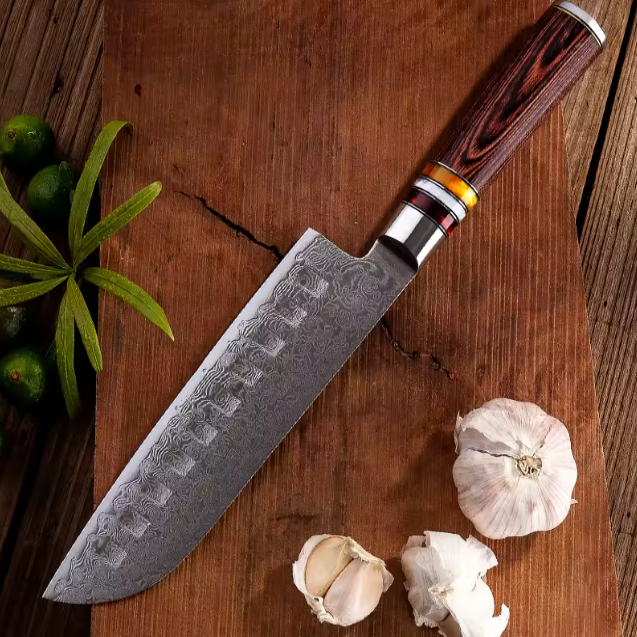 Couteau Santoku japonais en acier damas