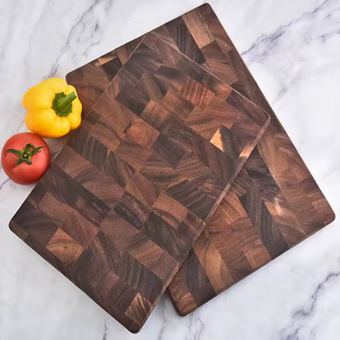 Planche à découper fine en bois massif