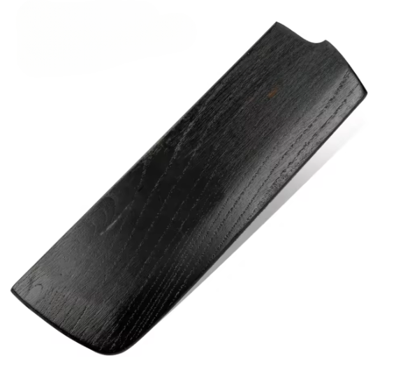 Gaines de protection en bois noir
