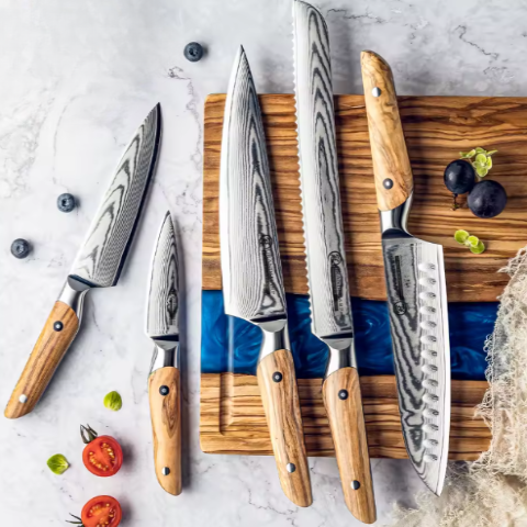 Couteaux de cuisine japonais avec manche en bois d'olivier