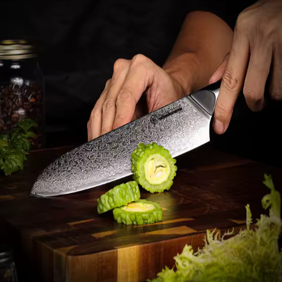 Couteau Santoku japonais en acier damas